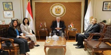 وزير التعليم العالي يستعرض مع الأمم المتحدة خطة تطوير الجامعات المصرية