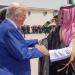 الرئيس الأمريكي يصل السعودية في زيارة دولة وولي العهد في مقدمة مستقبليه