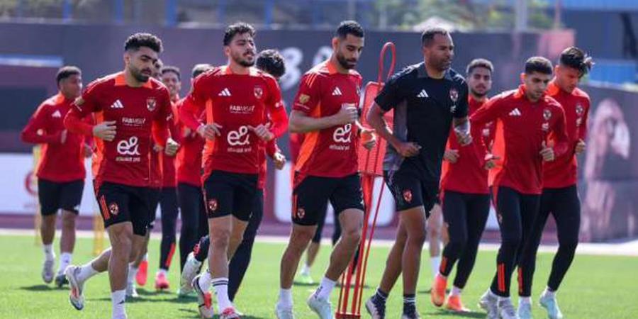 بعد جلسة مع شوقي.. لاعب الأهلي يرفض التجديد ويطلب الاحتراف في أوروبا