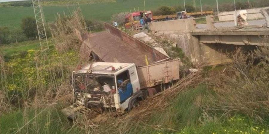 بنزرت.. اصابة سائق في حادث سقوط شاحنة في واد