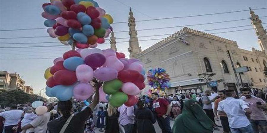 موعد عيد الفطر 2025 وفق الحسابات الفلكية وعدد أيام العطلة الرسمية