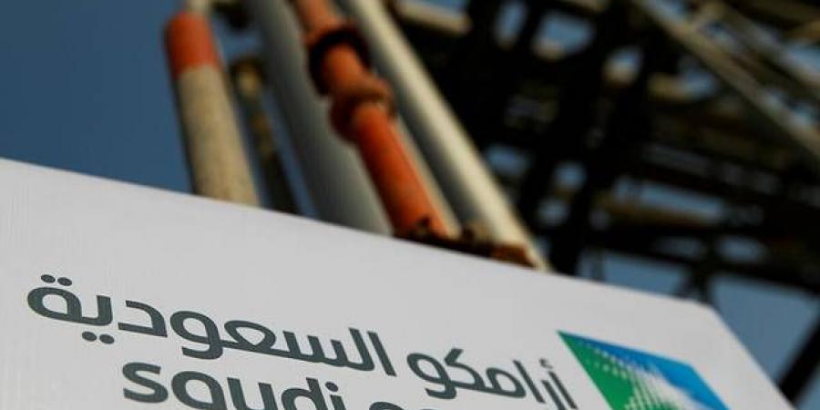 السعودية تخفض أسعار النفط لآسيا مع بدء تخفيف قيود إنتاج "أوبك+"