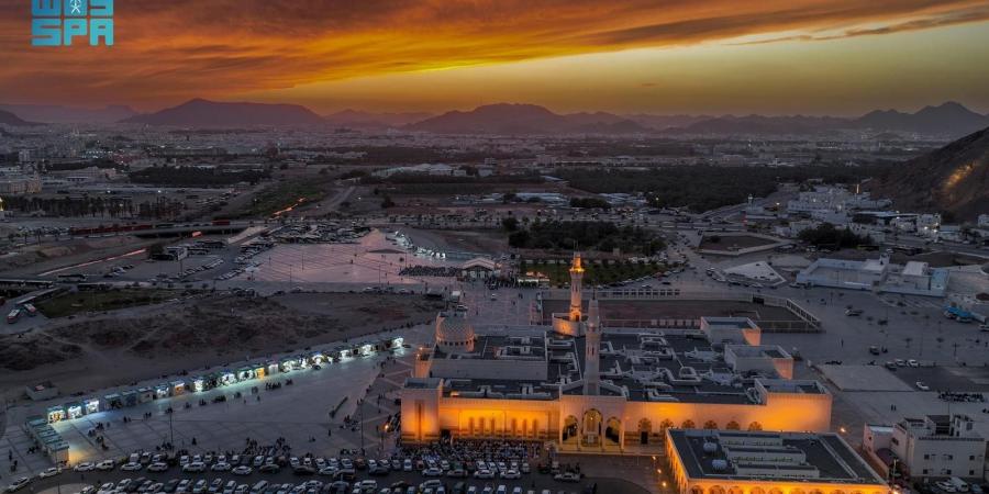 "شهداء أحد.. إرث تاريخي يُجسد بطولة الصحابة ويجذب زوار المدينة