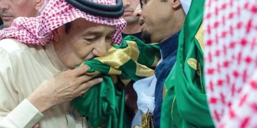 يوم العَلَم .. راية عز وشاهد على التوحيد