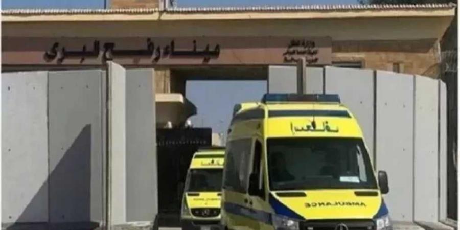 ميناء رفح البري يستقبل 20 جريحا فلسطينيا و21 مرافقا لهم من قطاع غزة