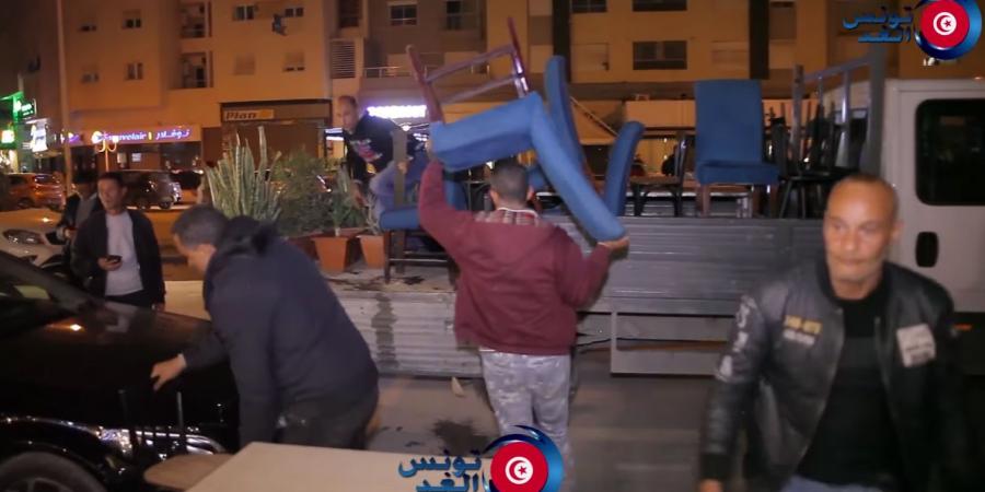 حملات رقابية مكثفة بالعاصمة: تحرير مخالفات وحجز تجهيزات لمقاهٍ ومحلات مستغلة للأرصفة دون وجه حق