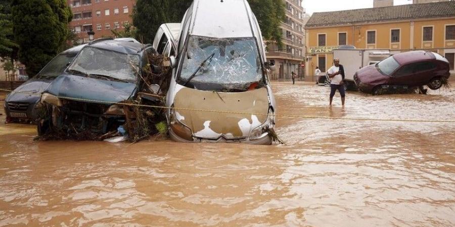 إسبانيا.. الفيضانات تسبب في إغلاق الطرق وإلغاء الدراسة