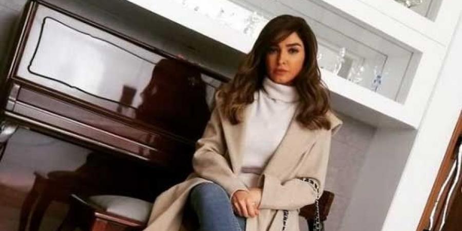 روجينا تحتفل للمرة الثانية بميلادها في حضور نجمات الفن