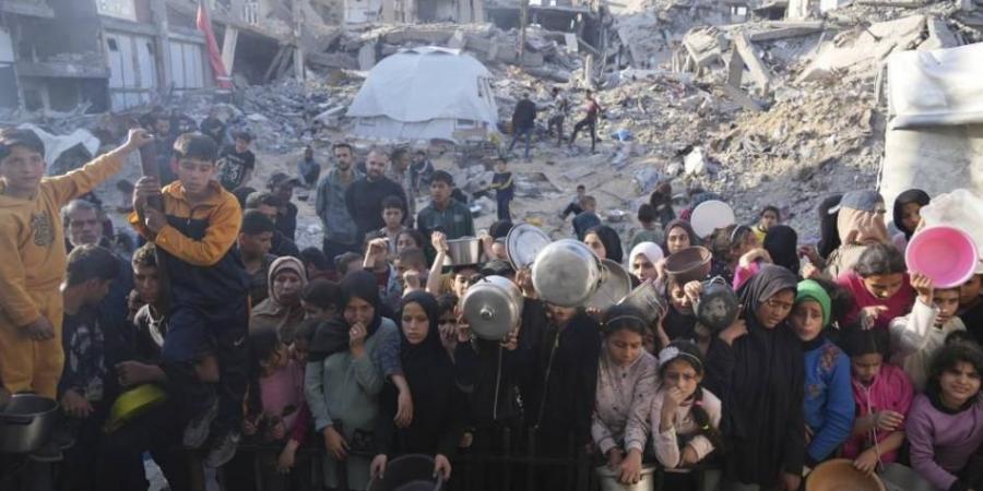 انهيار العمليات الإنسانية في غزة بعد شهرين من الحصار والآلاف مهددون بالموت