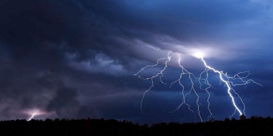 طقس الليلة.. خلايا رعدية مصحوبة بأمطار بعدد من المناطق