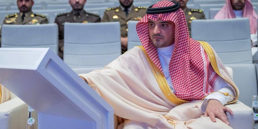 عبدالعزيز بن سعود يدشن عددًا من المشروعات التابعة لوزارة الداخلية بمنطقة القصيم
