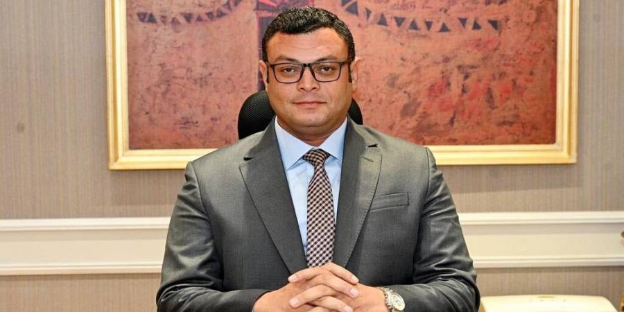 وزير الإسكان يوجه بالإسراع بمعدلات تنفيذ عدد من المشروعات التنموية بمدينة السويس الجديدة