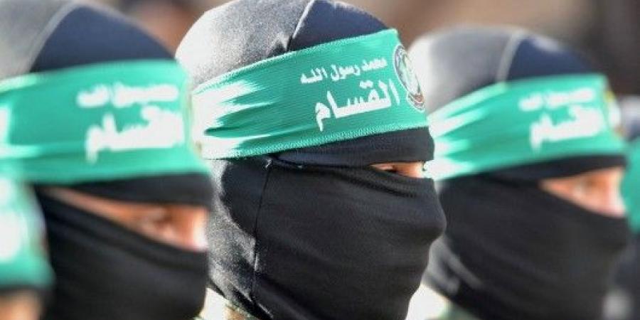 “أنتم منّا ونحن منكم”.. القسام تشيد بالضربة اليمنية على كيان العدو