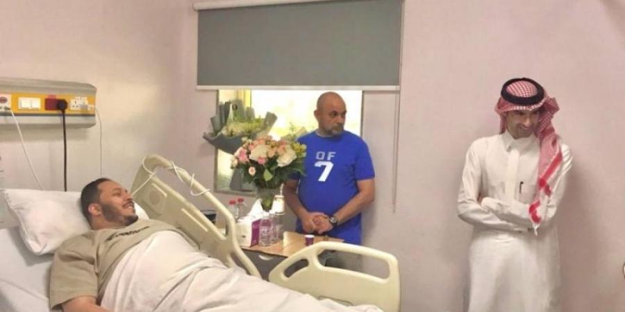 مدير بيئة مكة يطمئن على صحة مدير مكتب الوزارة بالعاصمة المقدسة