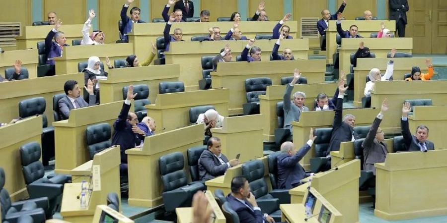 بسبب الاكتظاظ.. "البرلمان الأردني" يستبدل الحبس بالخدمة المجتمعية