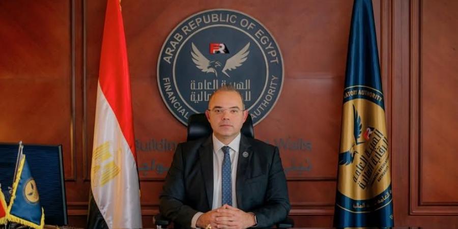 "الرقابة المالية" تنظم سوق الذهب لصناديق الاستثمار وتحظر البيع المباشر
