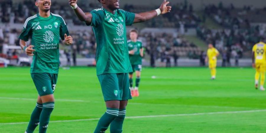 الأهلي يتفوق على التعاون بثنائية في دوري روشن