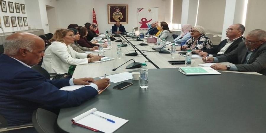 جلسة عمل حول مراجعة وتحيين كراسات شروط فتح مؤسسات الطفولة الخاصة