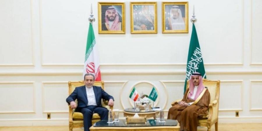 وزير الخارجية ونظيره الإيراني يبحثان آخر التطورات الإقليمية