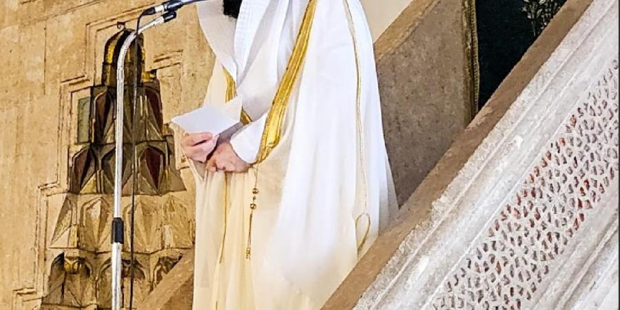 إمام المسجد الحرام د. بندر بليله يلقي خطبة الجمعة في الجامع الكبير في بريشتينا