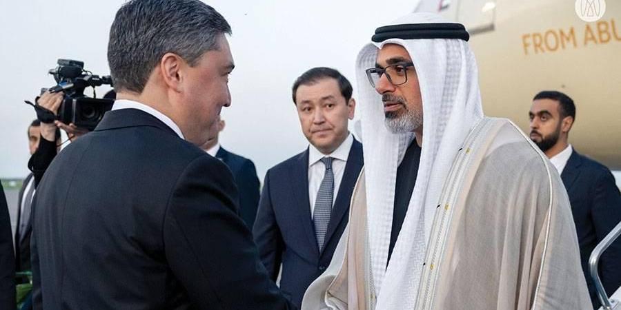 خالد بن محمد بن زايد يصل إلى كازاخستان في زيارة رسمية