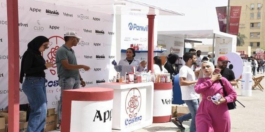 طلاب جامعة عين شمس يتوافدون على معرض صنع في مصر لدعم المنتج المحلي