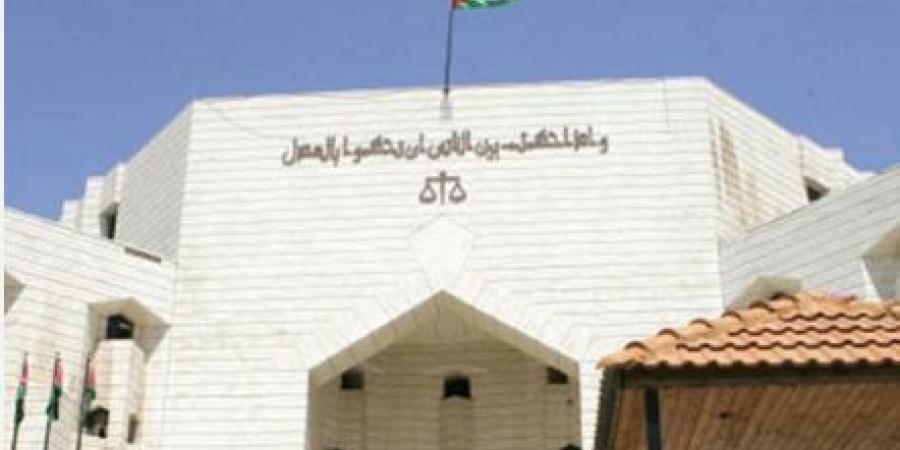 الإعدام لفتاة عشرينية قتلت والدها رميًا بالرصاص وحاولت إظهار الجريمة كحادثة انتحار