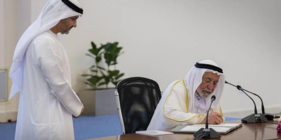 سلطان يشكّل مجلس الشارقة للتعليم العالي والبحث العلمي ولجنته التنفيذية الدائمة