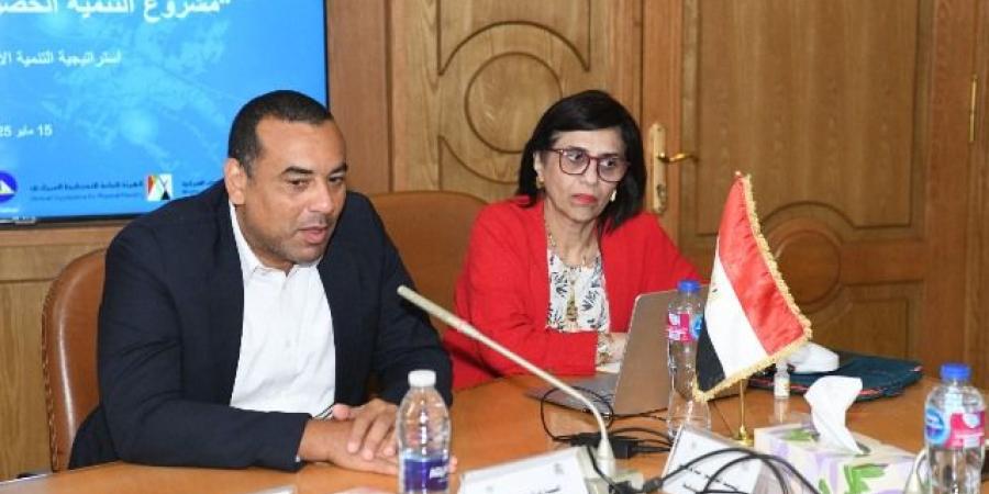 محافظ قنا يبحث مع وفد "الهابيتات" خطة تنمية المحلية