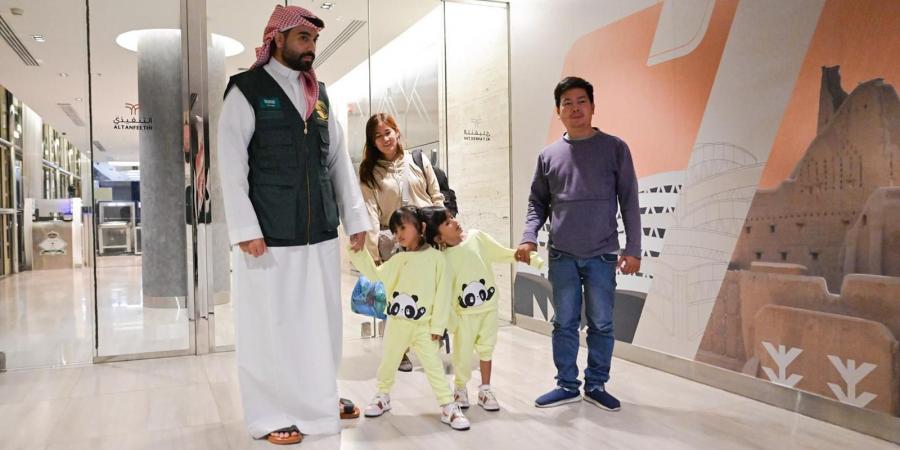 وصول التوأم الملتصق الفلبيني "كليا وموريس آن" إلى الرياض