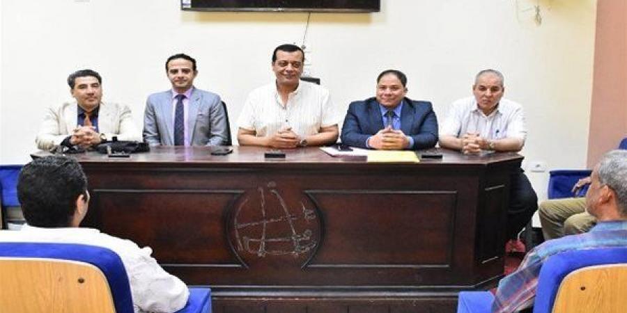 تعليم سوهاج يشدد إجراءات الانضباط ويراجع تأمين امتحانات النقل والشهادات