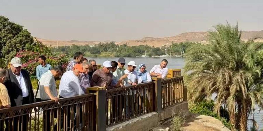 وزير الري يتفقد مشروعات الموارد المائية والري بمحافظة أسوان