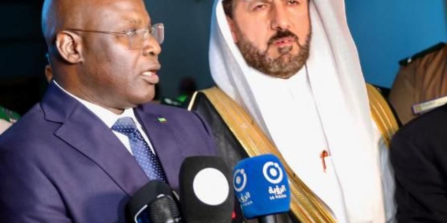 السفير الرقابي يشارك في توديع الفوج الأول من ضيوف الرحمن الموريتانيين