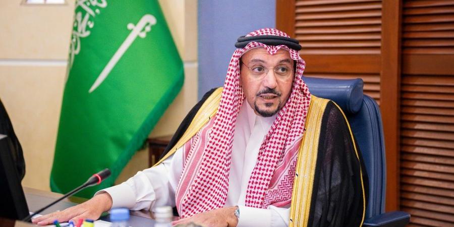 أمير القصيم يترأس اجتماع للجنة البيئة