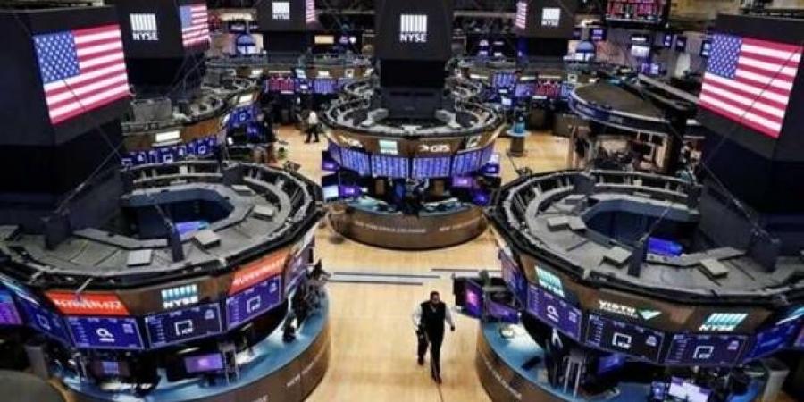 انخفاض الأسهم الأمريكية مع متابعة تصريحات مسؤولي الفيدرالي