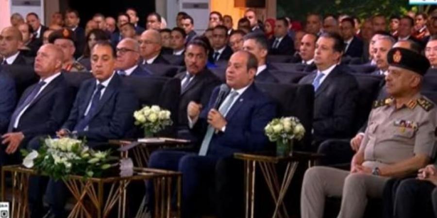 السيسي: "العمل التقليدي لن يكفي".. ويدعو لـ"تغيير الواقع بأيدينا"