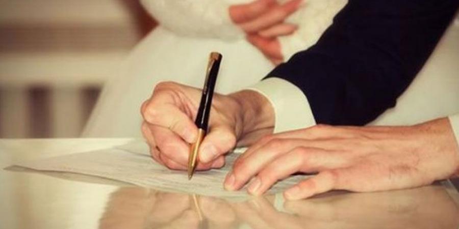 تأخر سن الزواج أبرز الأسباب .. تراجع حاد للنمو الديمغرافي