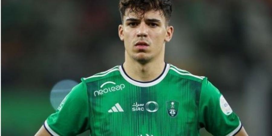الأهلي يرد على عروض فيجا