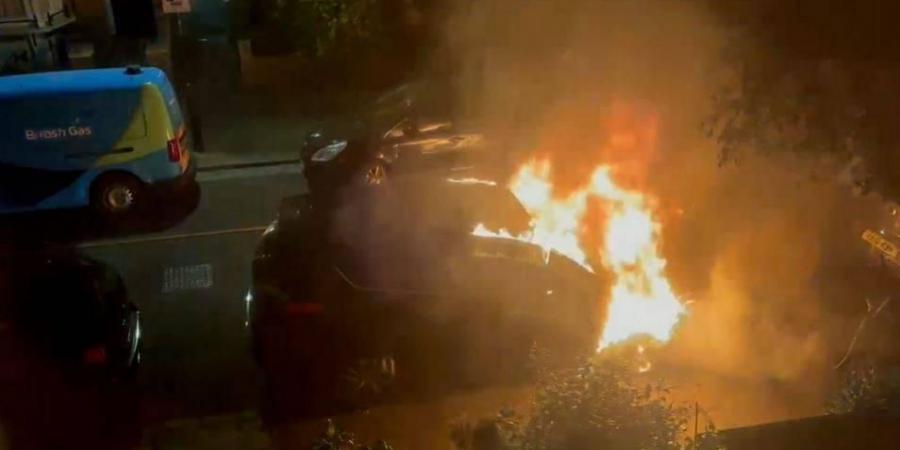روسيا ترفض اتهامات بريطانية بالضلوع في حرائق مرتبطة بستارمر