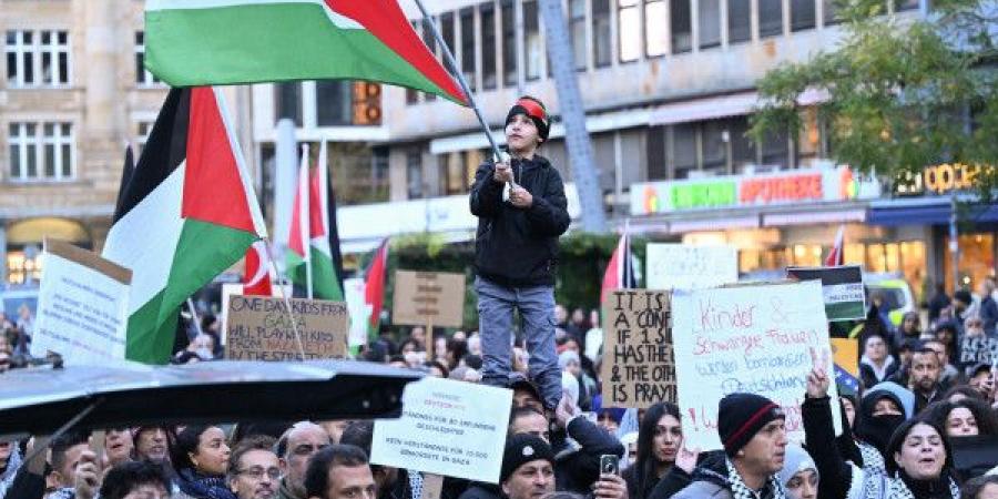 مظاهرات متواصلة في مدن أوروبية تنديداً بحرب الإبادة بغزة