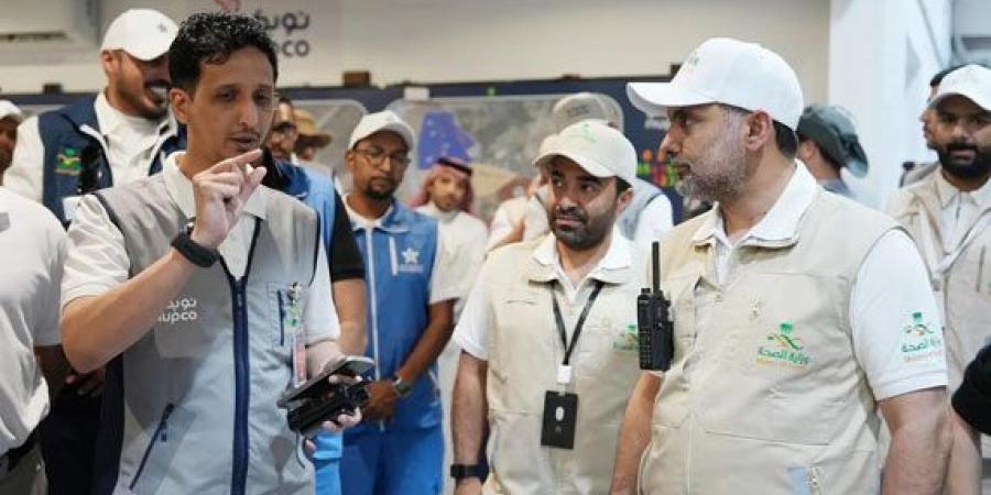 وزير الصحة يطلع على سلامة الغذاء والدواء المُقدم للحجاج