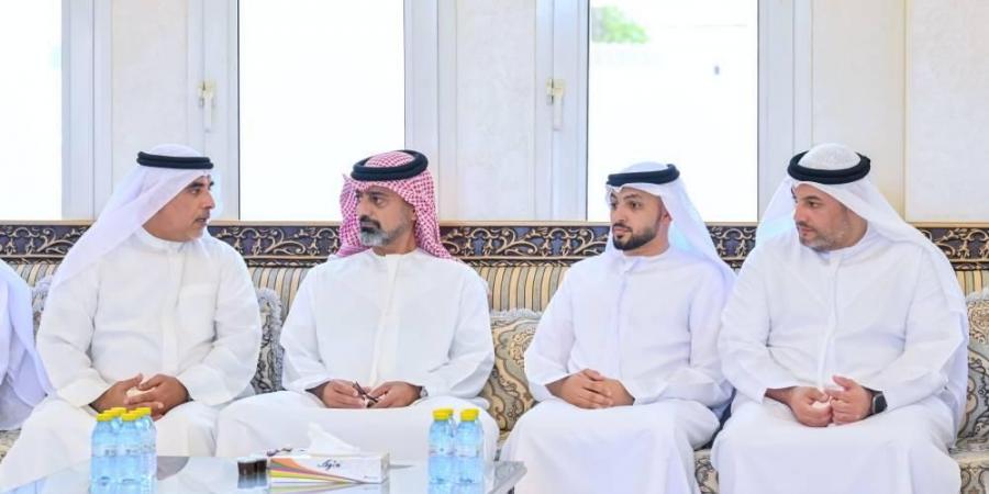 عمار بن حميد يعزّي في وفاة خليفة الشامسي