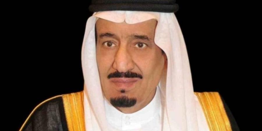 حاكم عجمان وولي عهده ونائبه يهنئون خادم الحرمين بنجاح موسم الحج