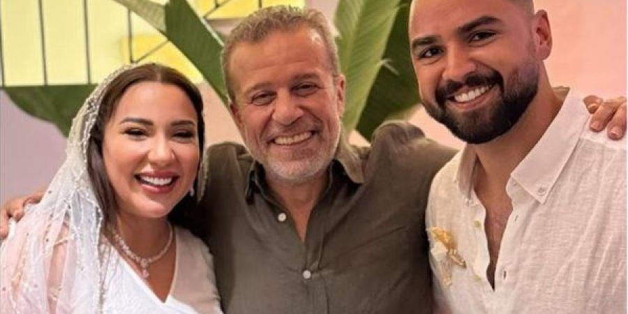 زوج أسما شريف منير يوجه رسالة مؤثرة: "هحطها جوه عيوني"