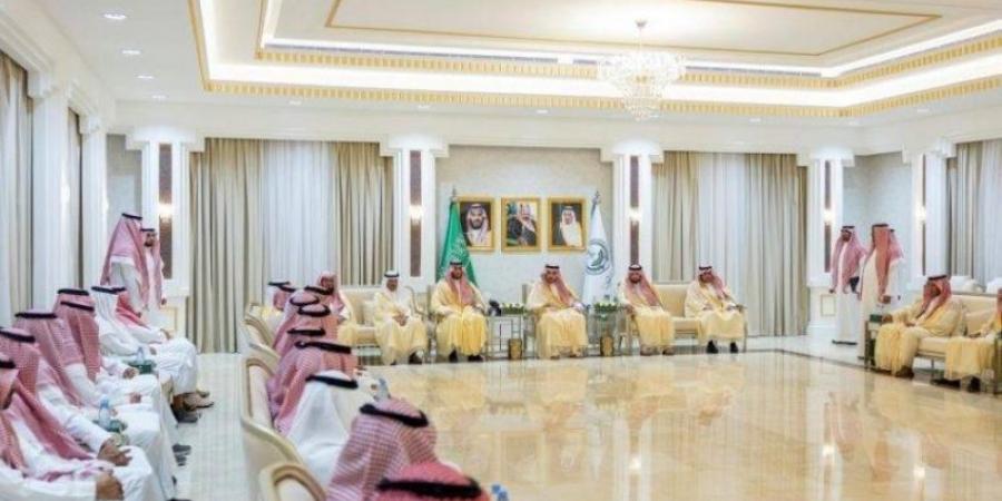 أمير الجوف ونائبه يستقبلان المهنئين من منسوبي الإمارة بمناسبة عيد الأضحى