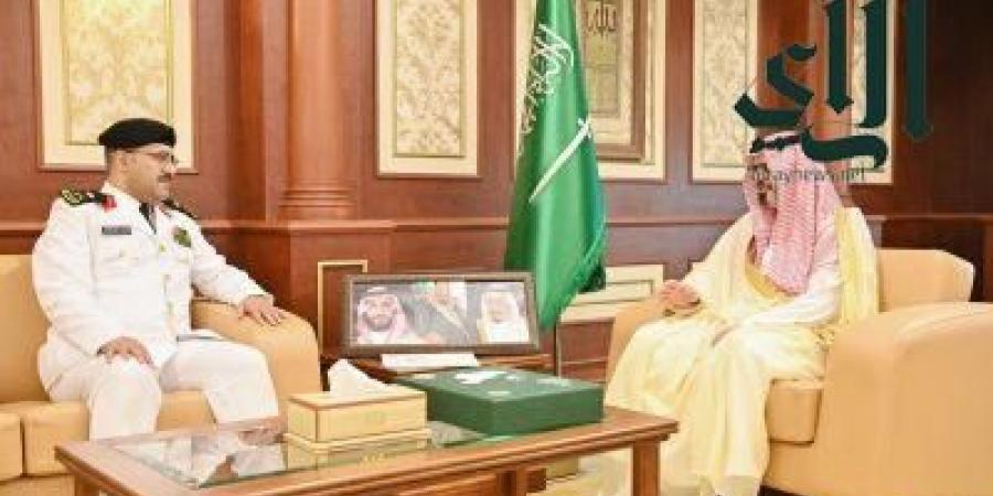 أمير جازان يطلع على التقرير السنوي لإنجازات حرس الحدود