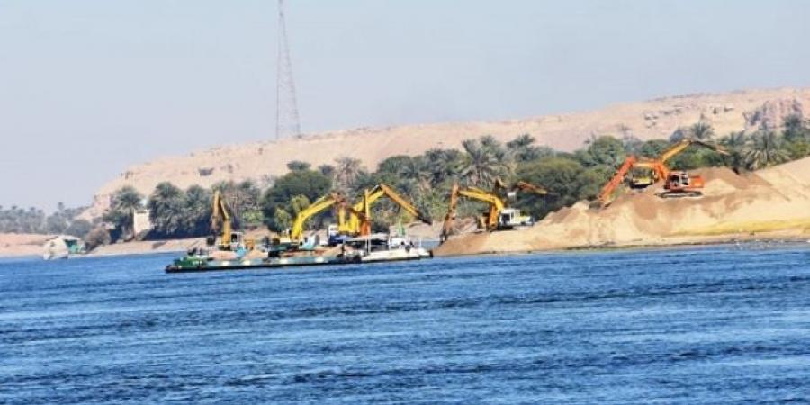 محافظ أسوان يحذر بوقف ترخيص أى فندق عائم