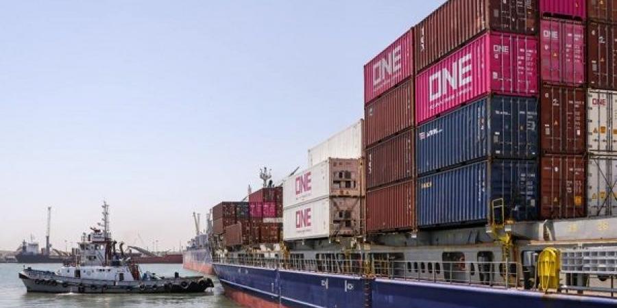 ميناء دمياط يستقبل 27 سفينة ويتداول 94 ألف طن بضائع و4840 شاحنة