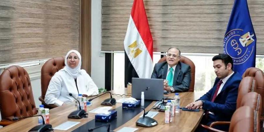 رئيس هيئة الدواء يبحث مع سفيري مصر برواندا وجنوب السودان سبل تعزيز التعاون الدوائي المشترك