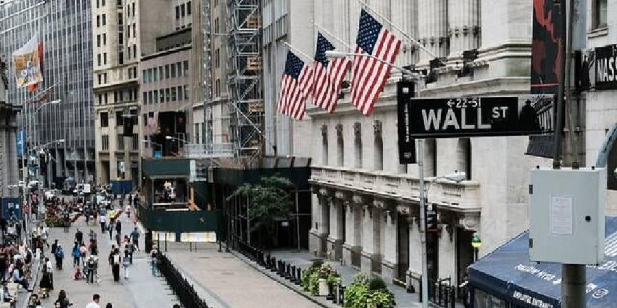 التضخم المرتفع يهدد هوامش أرباح الشركات الأمريكية ويطيل بقاء الفائدة المرتفعة